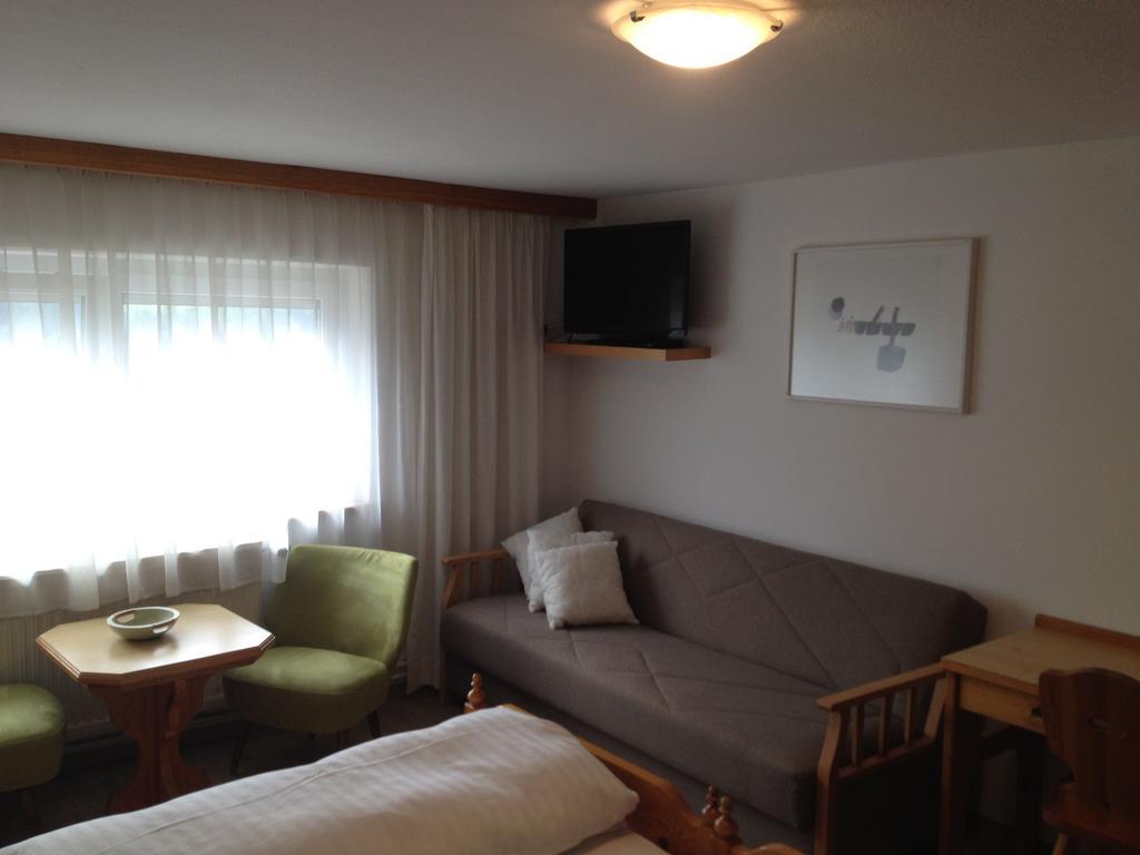 Gastehaus Winkler Hotell Karres Exteriör bild