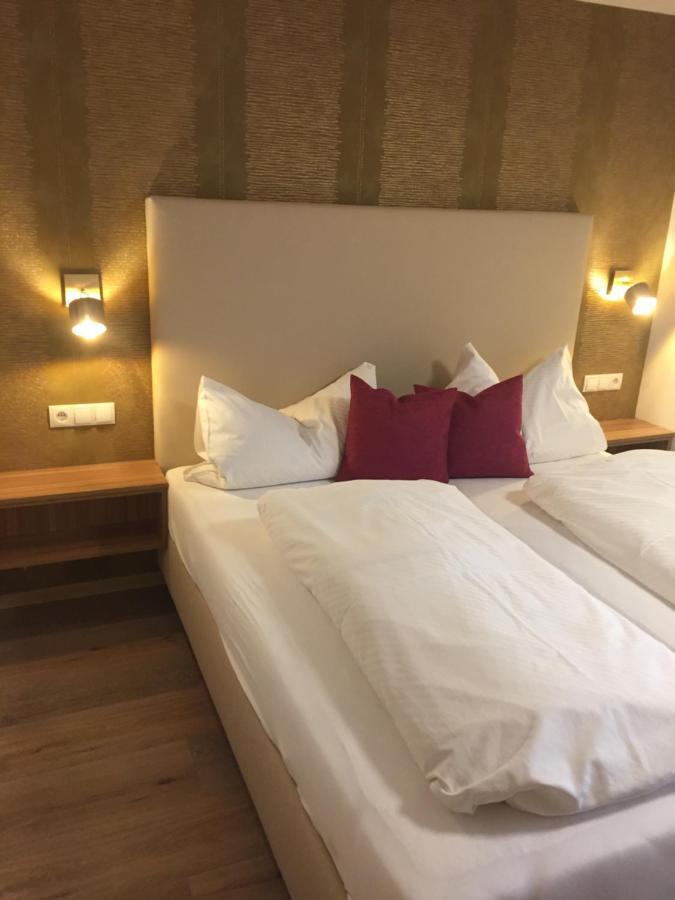 Gastehaus Winkler Hotell Karres Exteriör bild